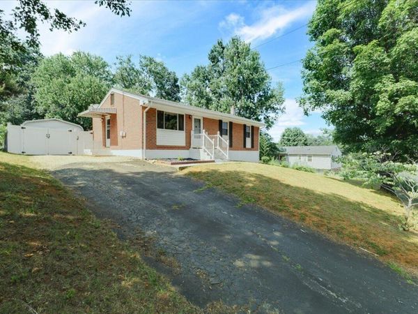 2911 Bent Tree CIR, Salem, VA 24153