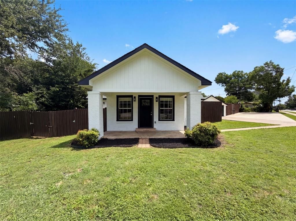 420 Bluebonnet Drive, Hurst, TX 76053 Main Photo