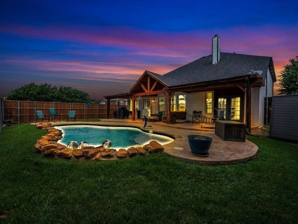 1700 Sunflower Drive, Corinth, TX 76210