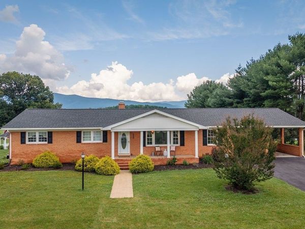 3604 WAVERLY HEIGHTS, ELKTON, VA 22827