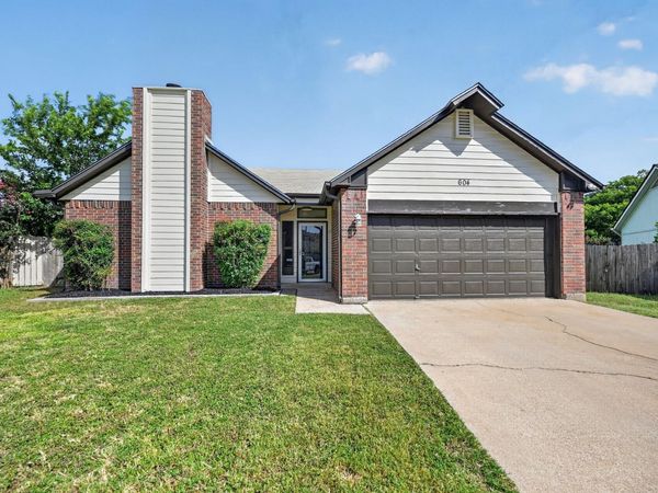 604 Purple Sage DR, Round Rock, TX 78681