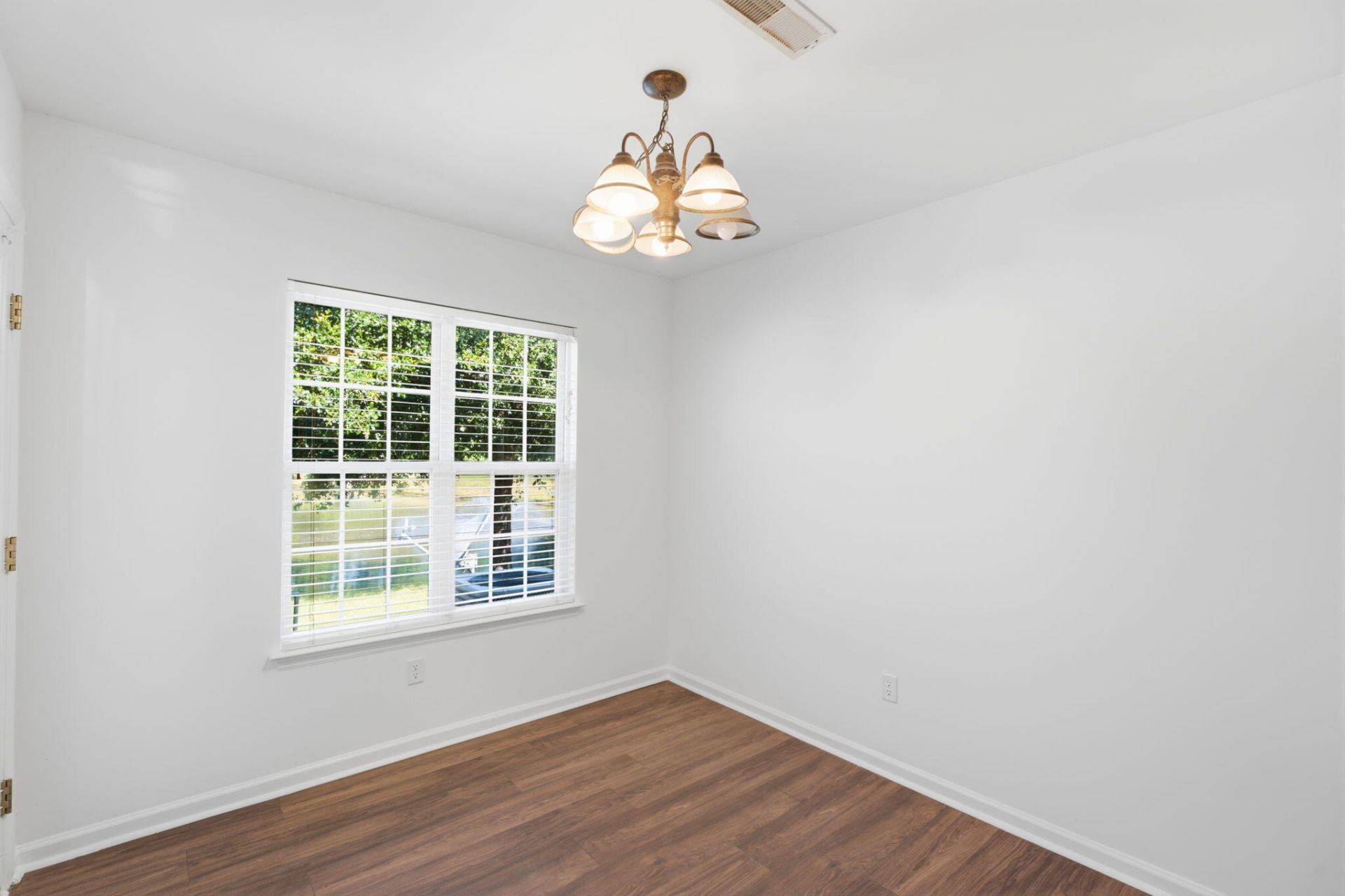 147 Darcy Avenue Photo 12