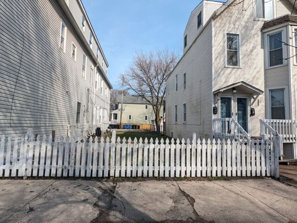 3057 N Leavitt Street , Chicago, IL 60618