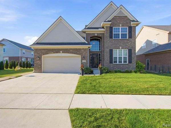 5085 Ridge Lane, Warren, MI 48092