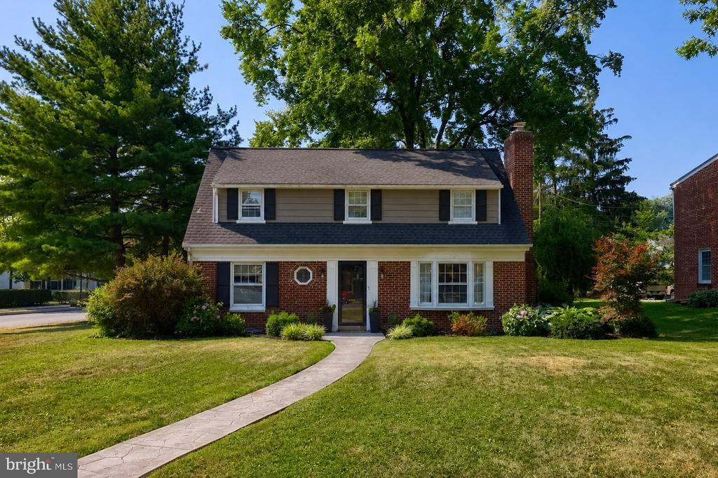 1024 SKYLINE DRIVE , LANCASTER, PA 17601