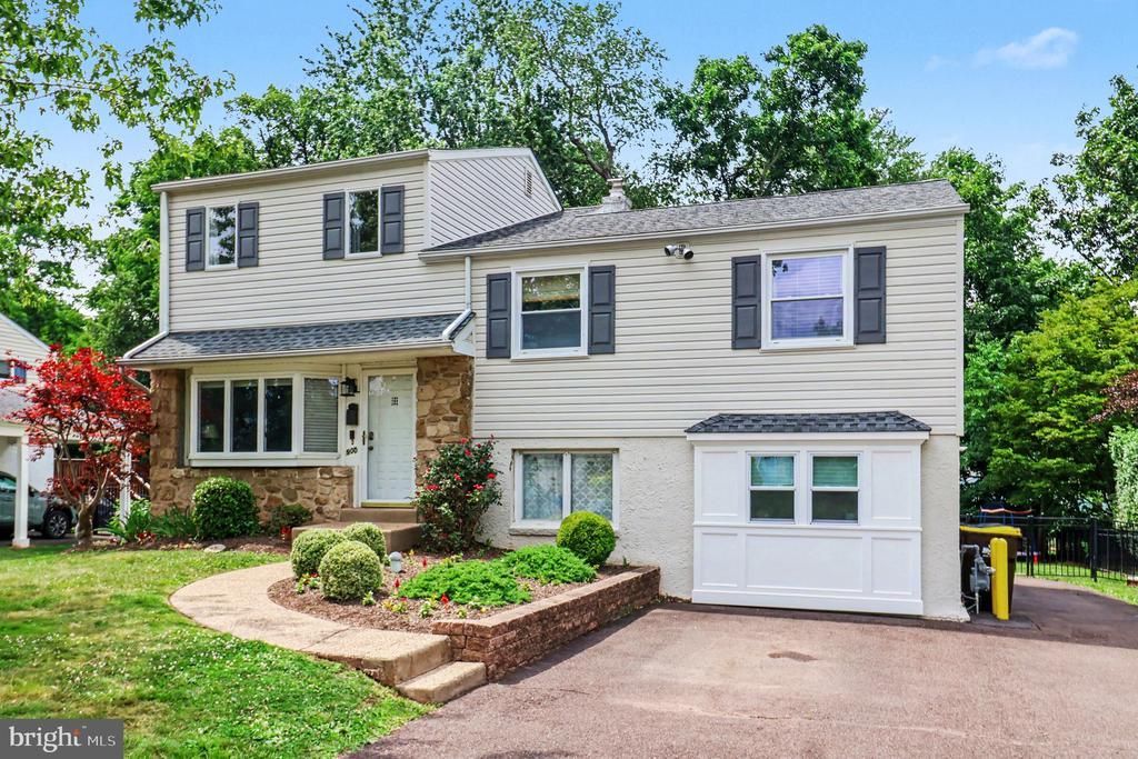 900 WOODLAWN DRIVE , LANSDALE, PA 19446