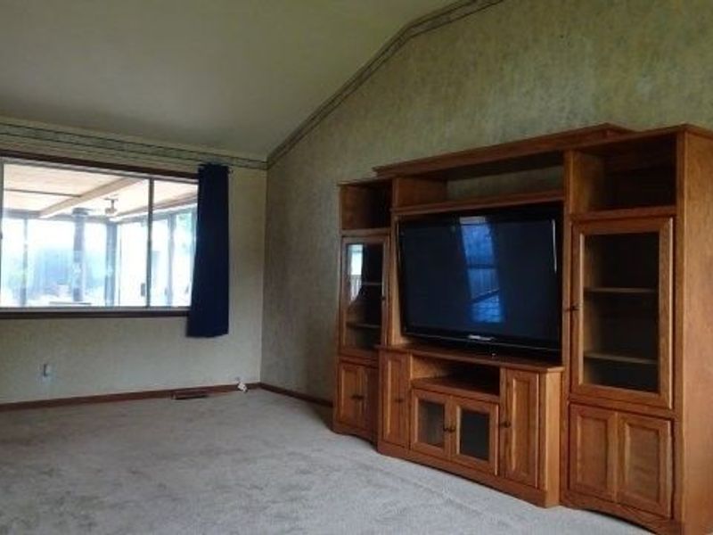 13963 Havendale Drive, Brook Park, OH 44142 Photo 3