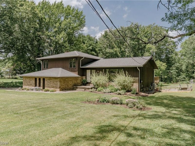 875 Dunning Road, New Franklin, OH 44614 Photo 2