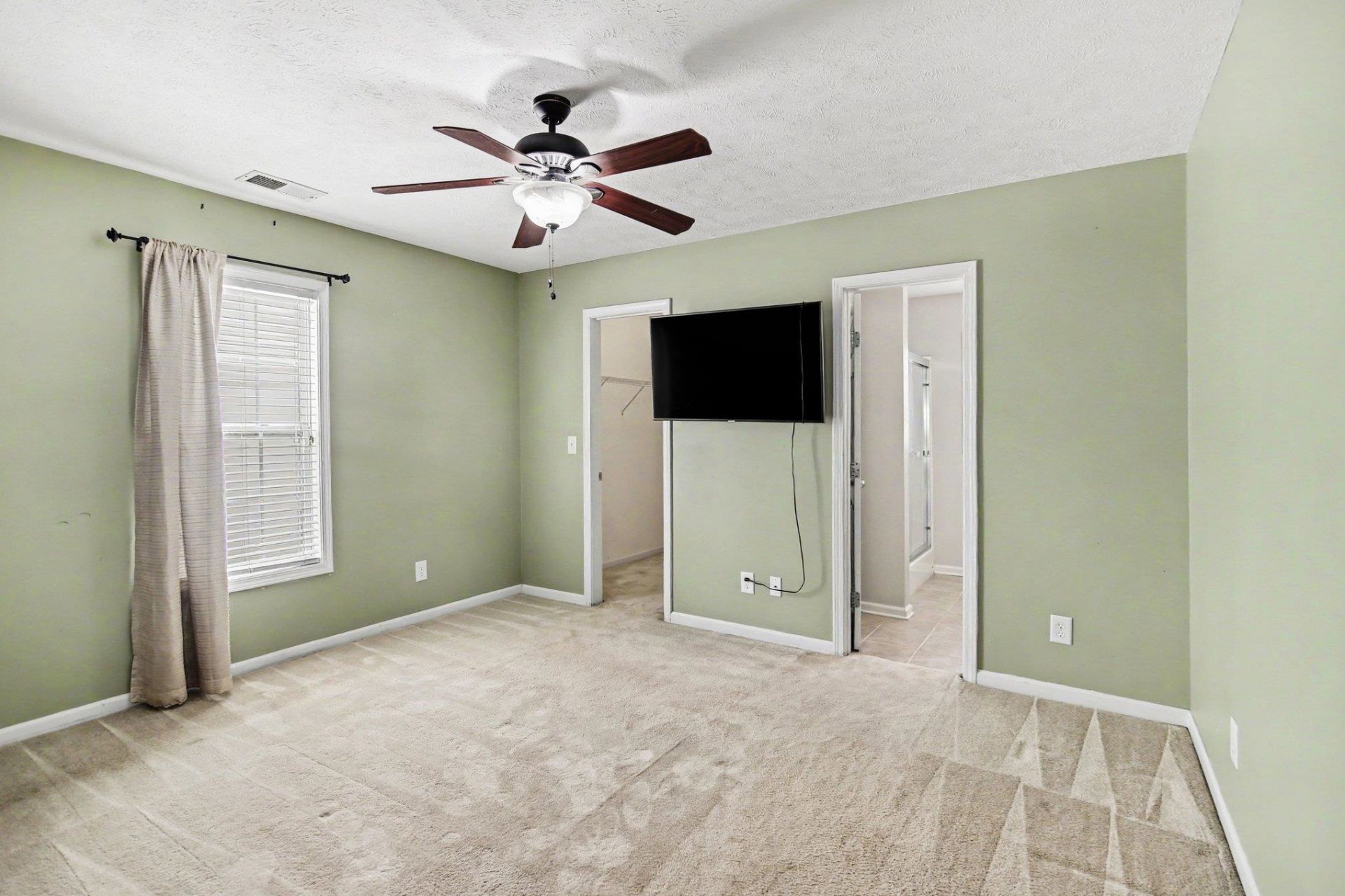 665 W Perry Rd. Photo 13