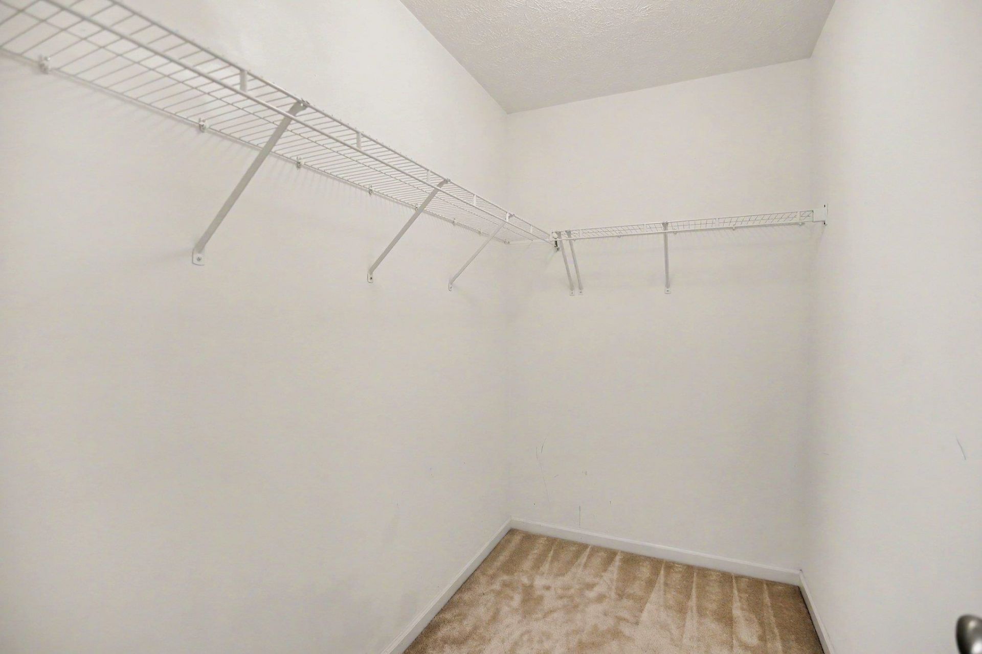 665 W Perry Rd. Photo 15