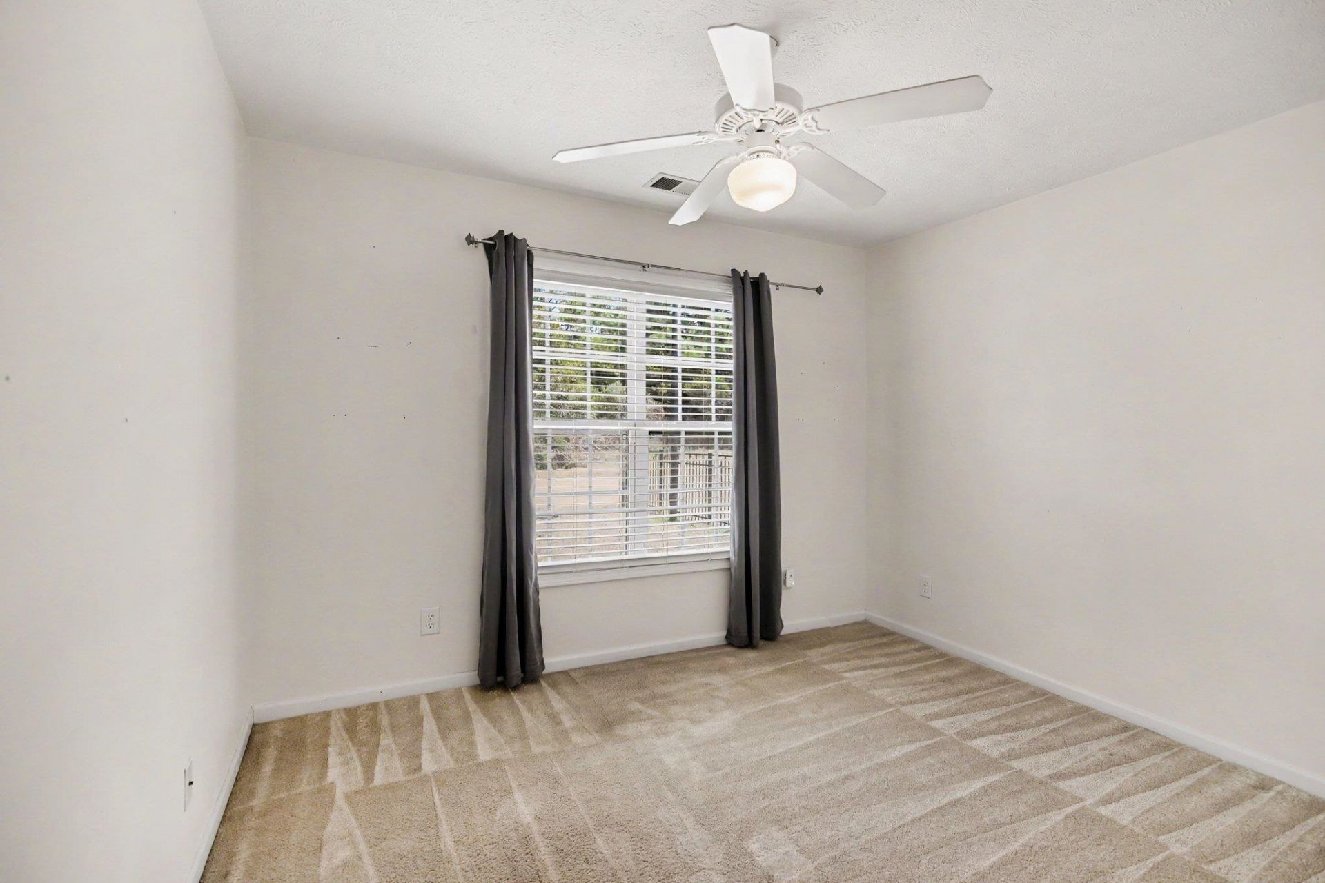 665 W Perry Rd. Photo 18