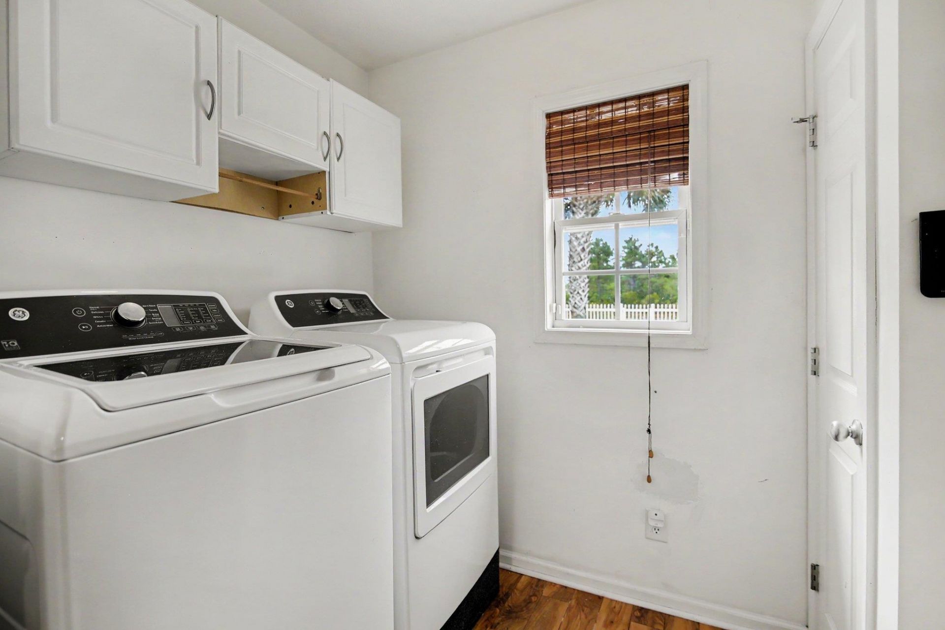 665 W Perry Rd. Photo 21