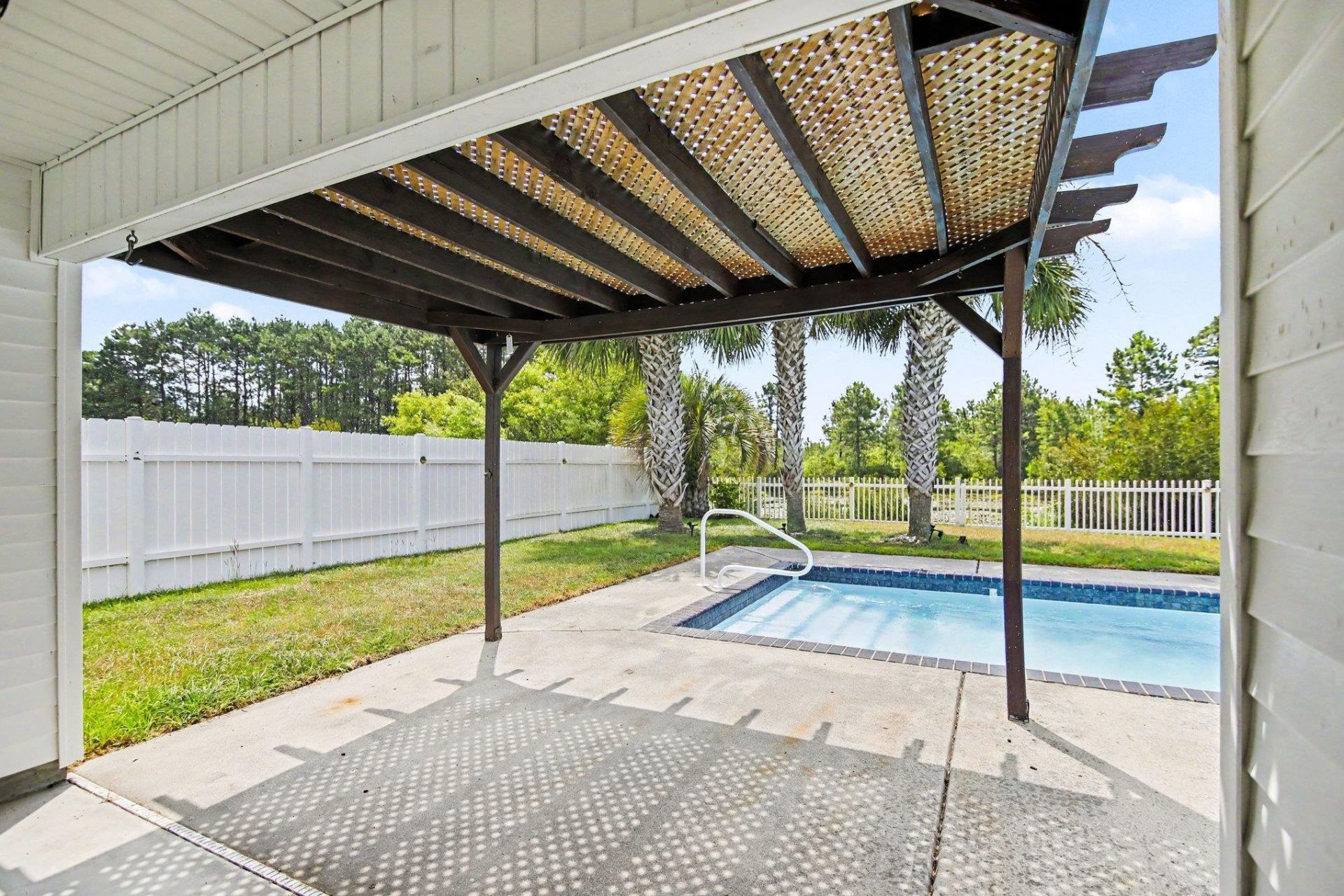 665 W Perry Rd. Photo 23