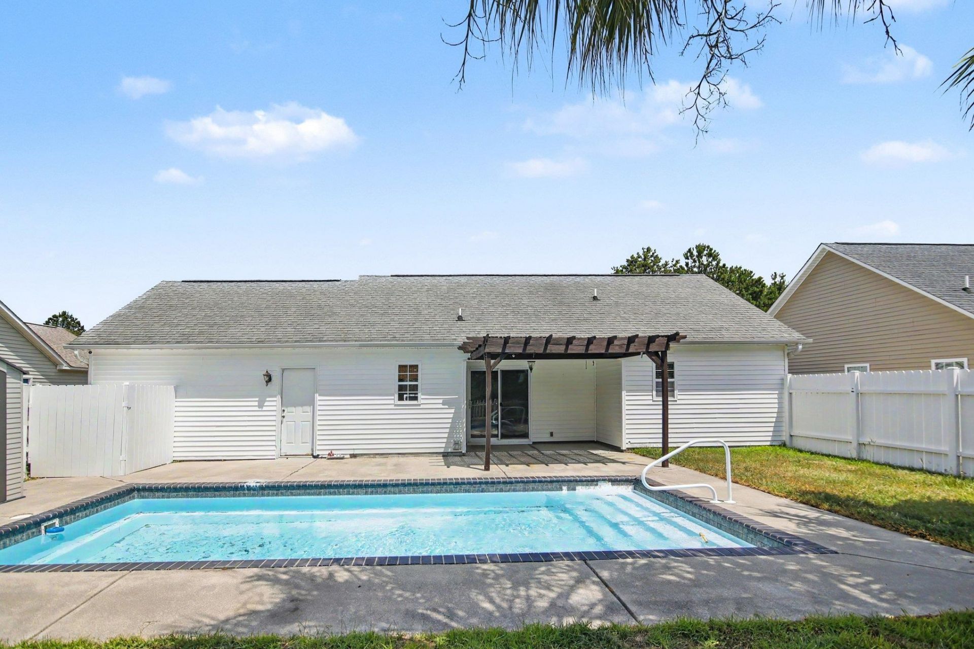 665 W Perry Rd. Photo 27