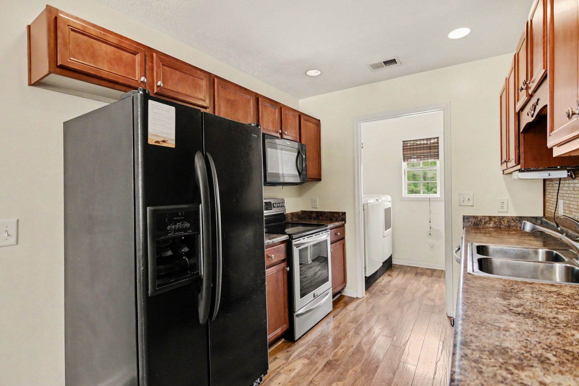 665 W Perry Rd. Photo 9