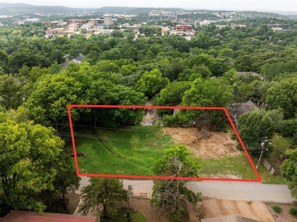 216 N Fletcher Avenue , Fayetteville, AR 72701