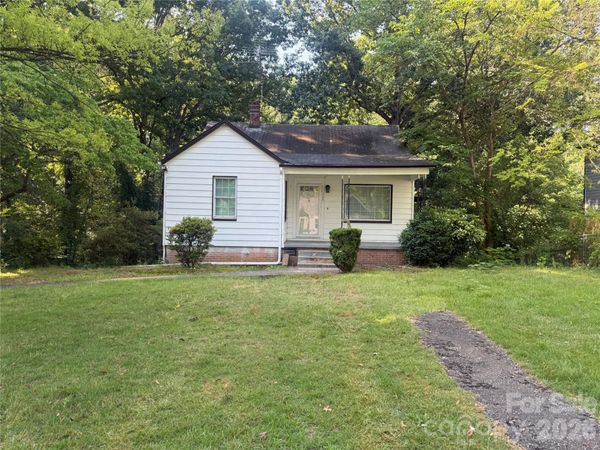 112 10th Avenue SE, Hickory, NC 28602