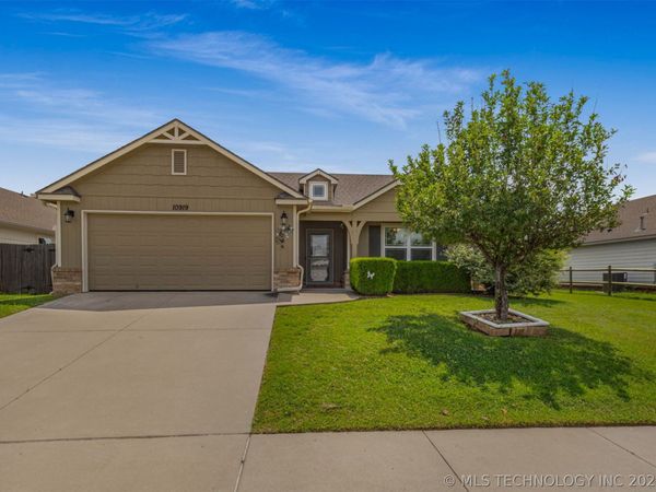 10919 N 117th East Avenue , Owasso, OK 74055