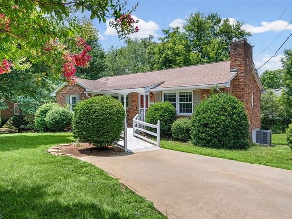 1650 Sandersted Road , Winston-Salem, NC 27103