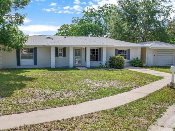 142 BAYBERRY COURT , WINTER SPRINGS, FL 32708
