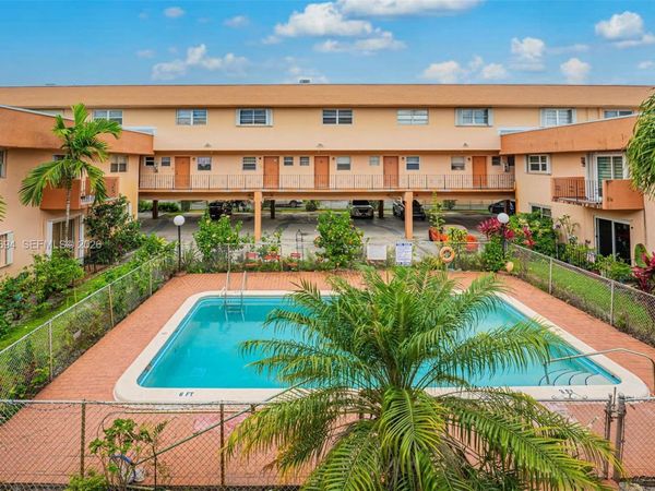 1100 W 35th St , Unit 23, Hialeah, FL 33012