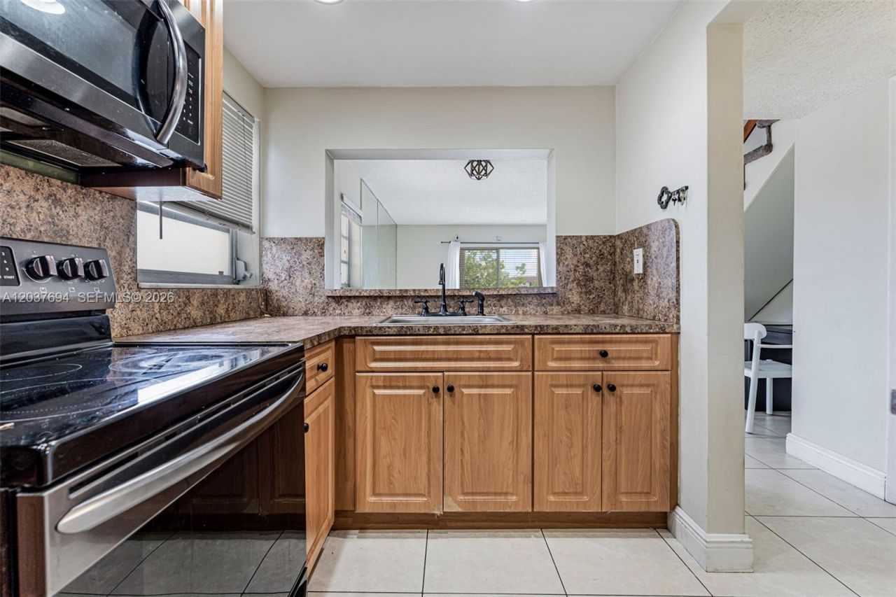 1100 W 35th St , Unit 23, Hialeah, FL 33012 Photo