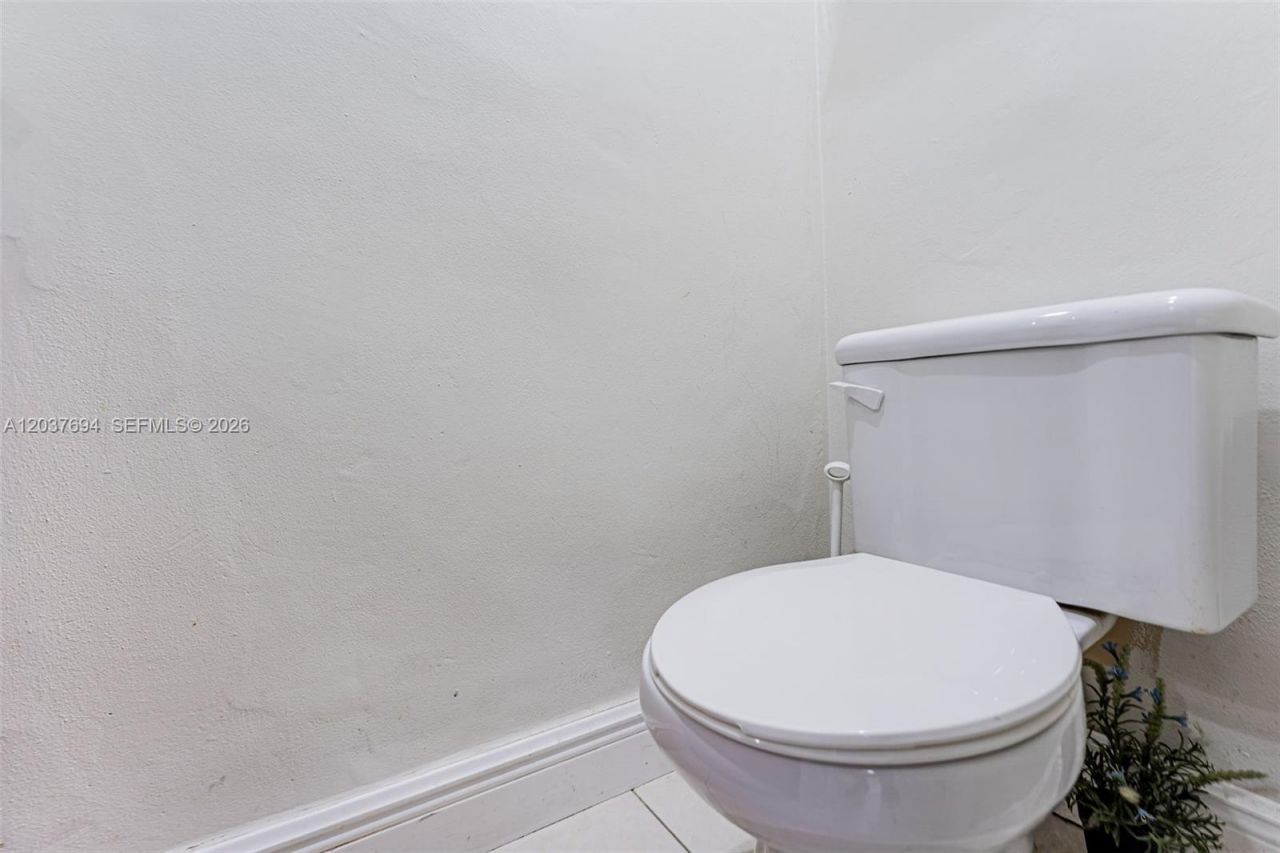 1100 W 35th St , Unit 23, Hialeah, FL 33012 Photo