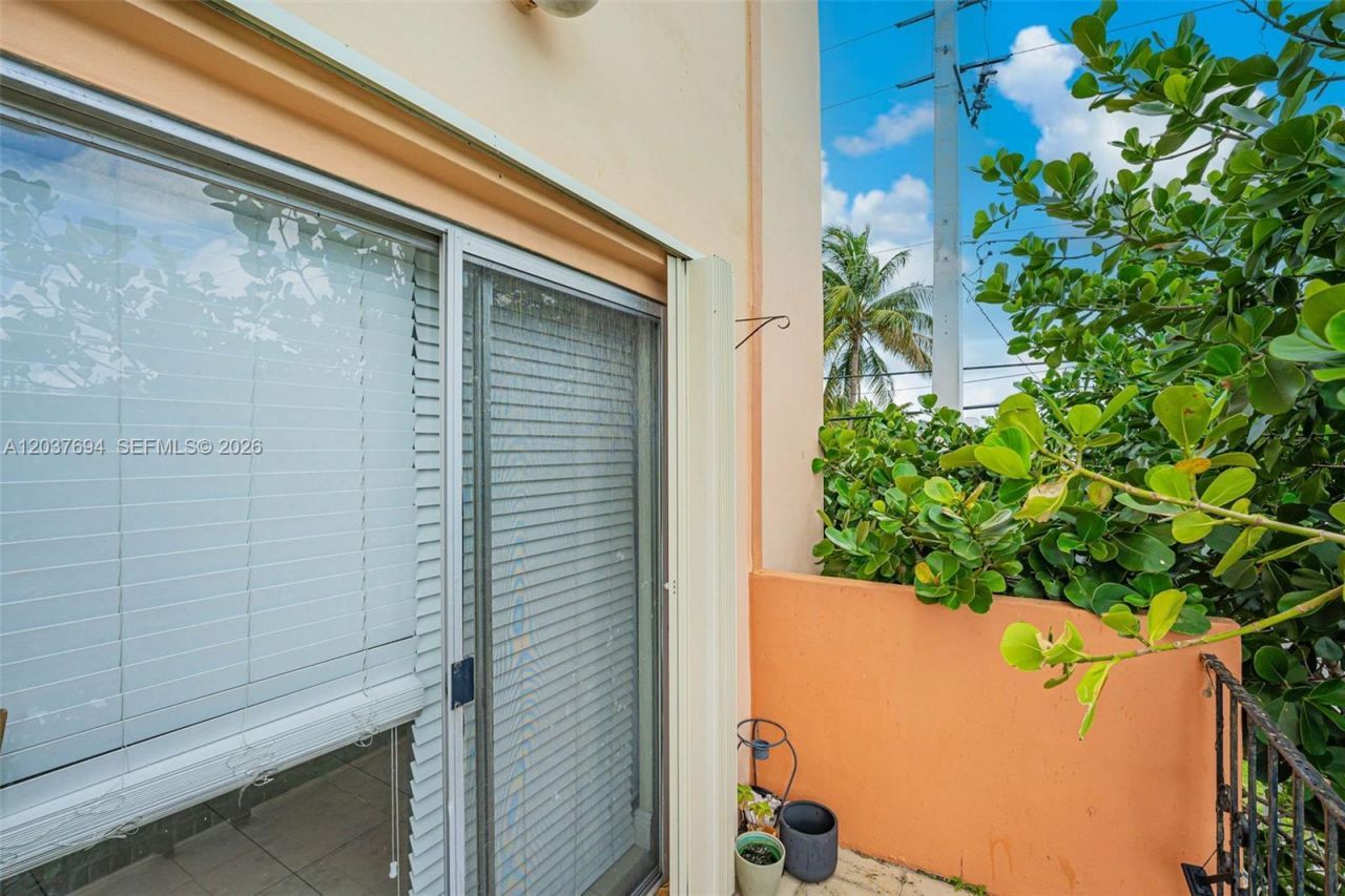 1100 W 35th St , Unit 23, Hialeah, FL 33012 Photo
