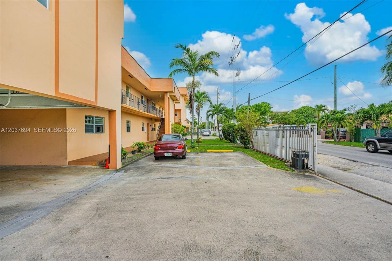 1100 W 35th St , Unit 23, Hialeah, FL 33012 Photo