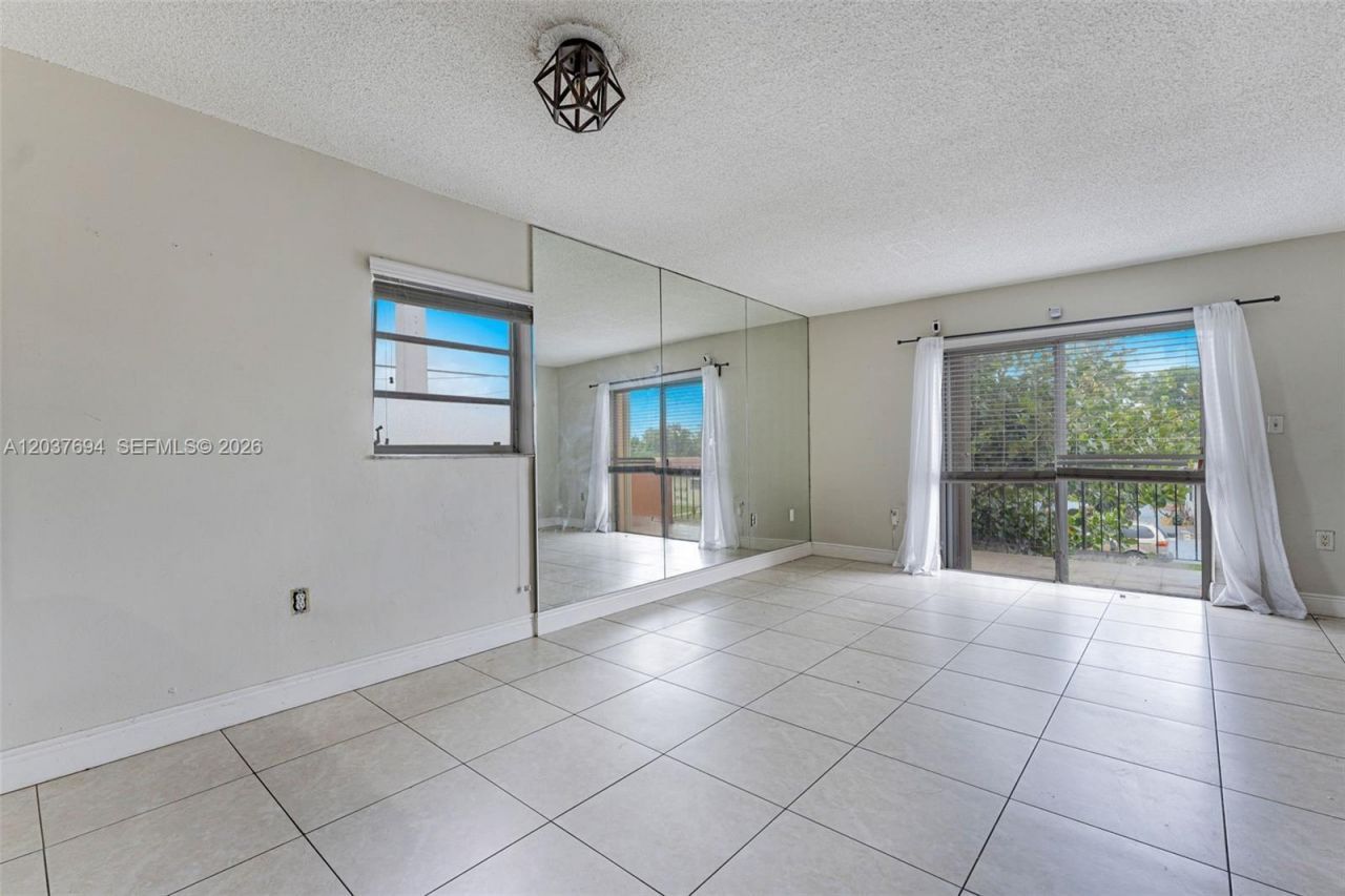 1100 W 35th St , Unit 23, Hialeah, FL 33012 Photo