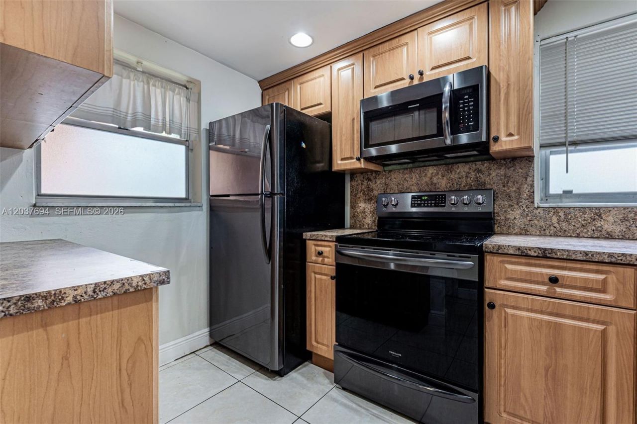 1100 W 35th St , Unit 23, Hialeah, FL 33012 Photo