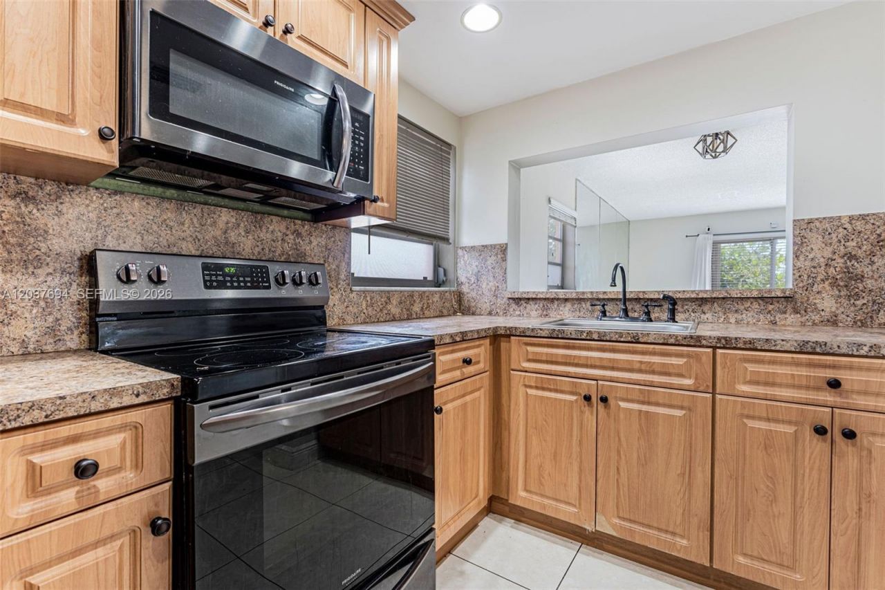1100 W 35th St , Unit 23, Hialeah, FL 33012 Photo