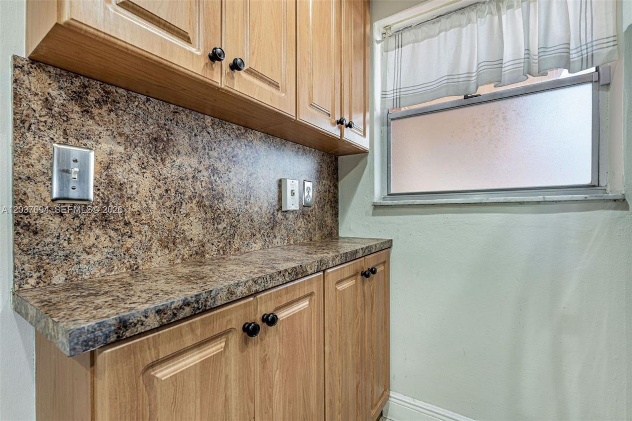 1100 W 35th St , Unit 23, Hialeah, FL 33012 Photo