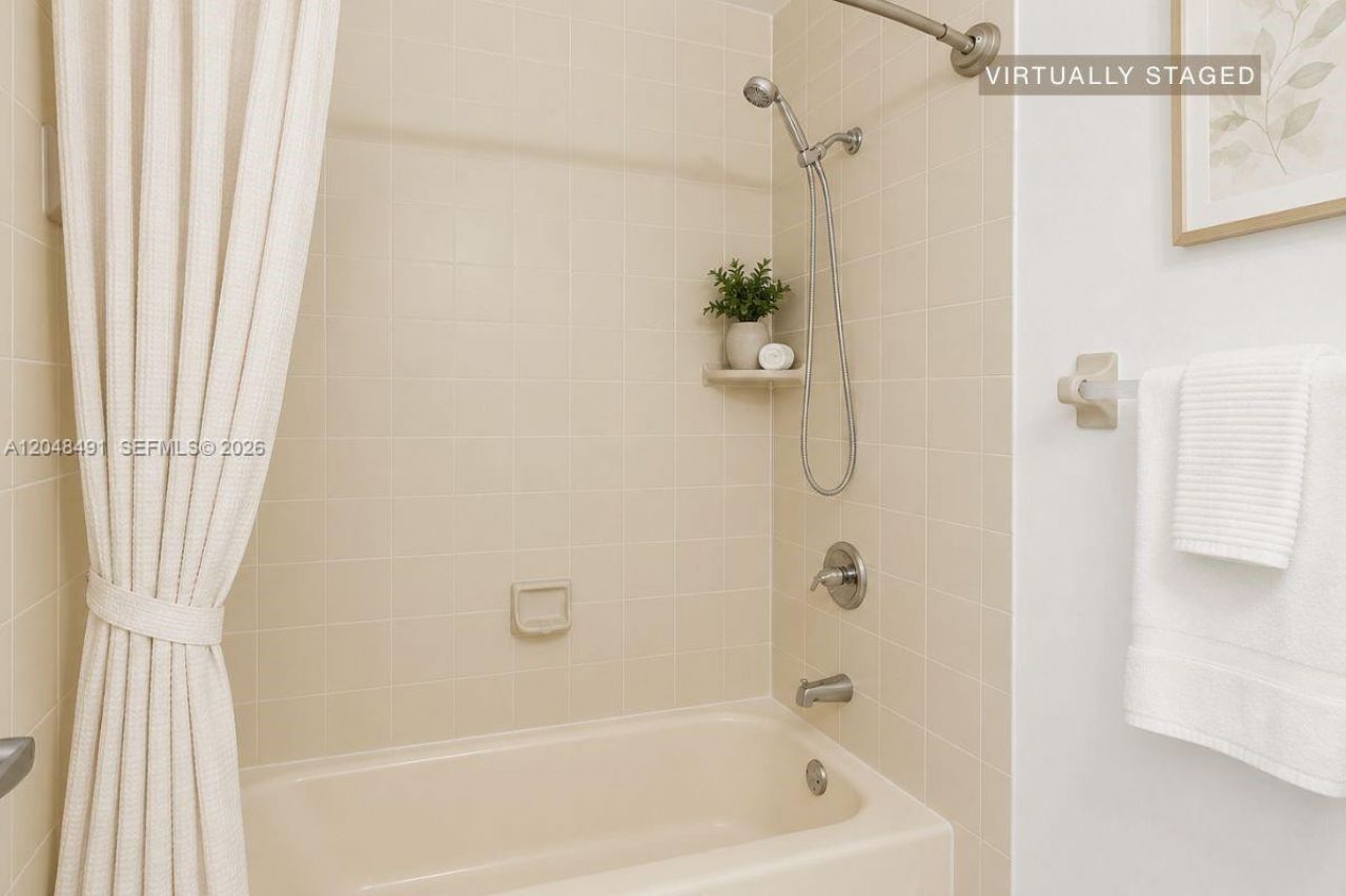 10014 Hammocks Blvd, Unit 204-4, Miami, FL 33196 Photo