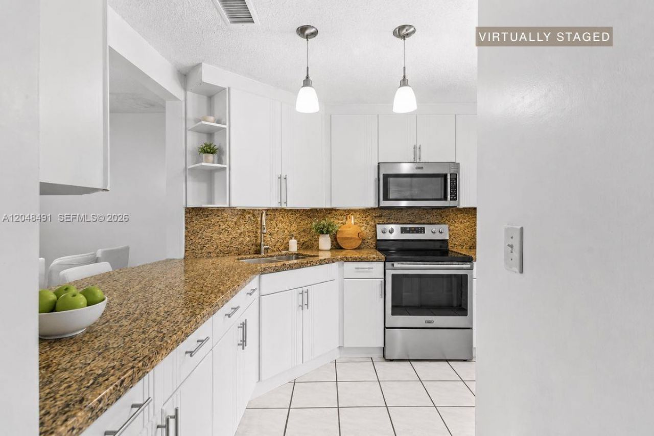 10014 Hammocks Blvd, Unit 204-4, Miami, FL 33196 Photo