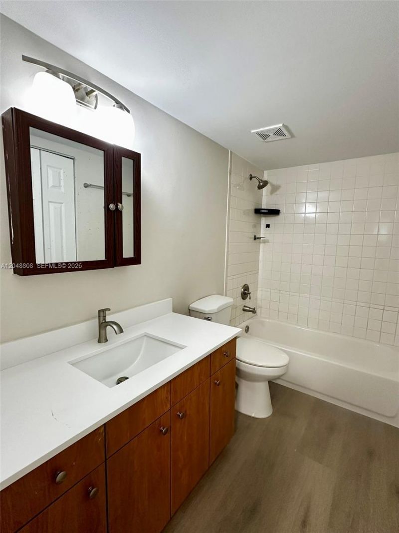 2540 W 67th Pl, Unit 202-28, Hialeah, FL 33016 Photo