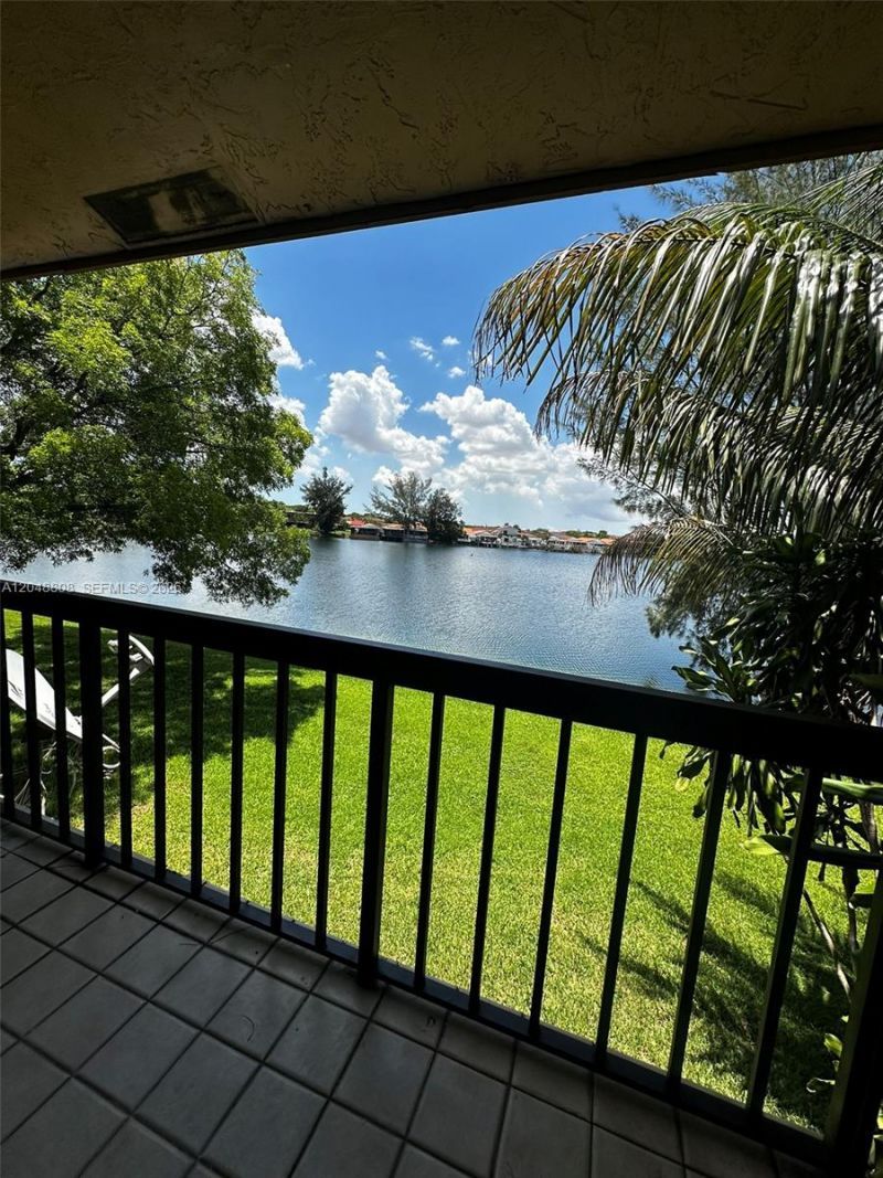 2540 W 67th Pl, Unit 202-28, Hialeah, FL 33016 Photo