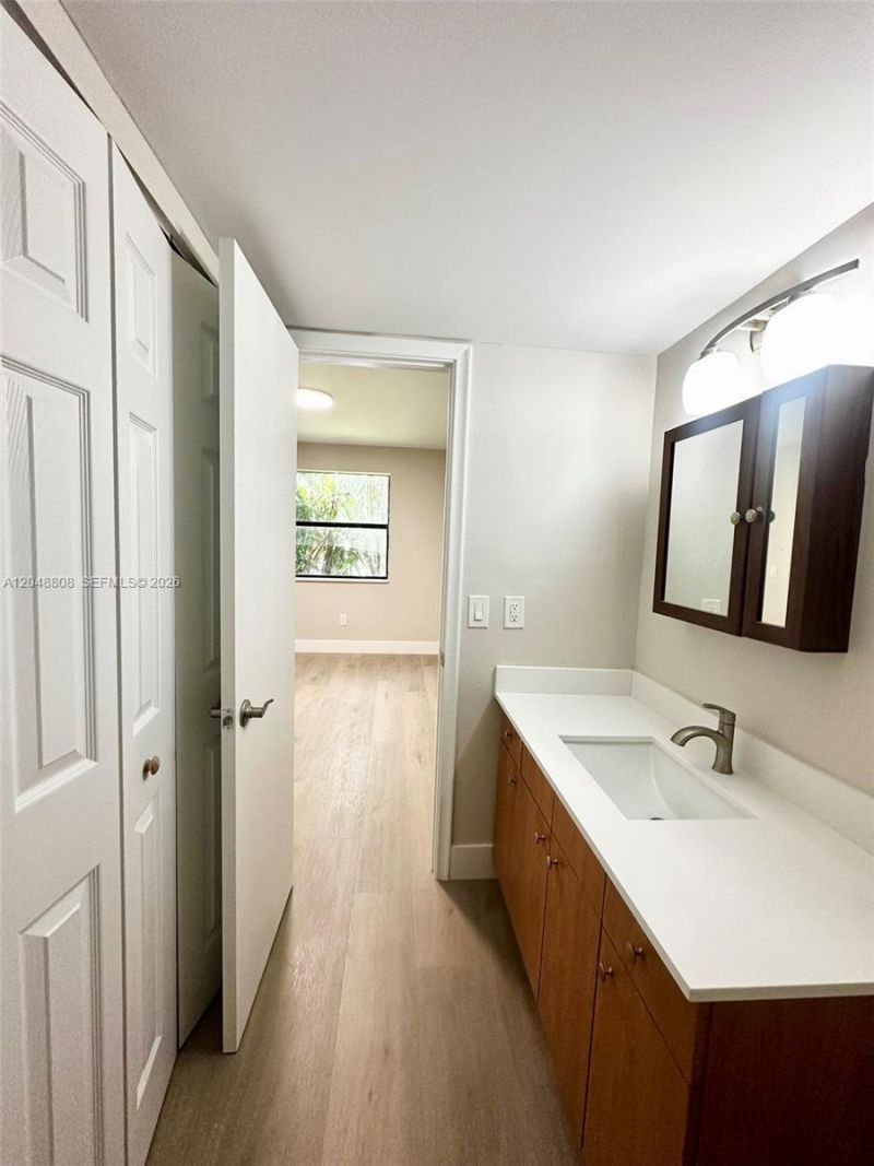 2540 W 67th Pl, Unit 202-28, Hialeah, FL 33016 Photo