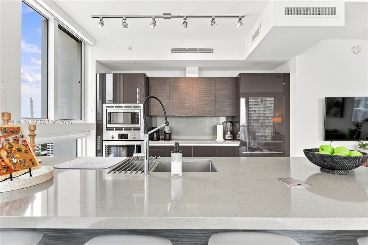 1080 Brickell Ave , Unit 2609, Miami, FL 33131 Photo