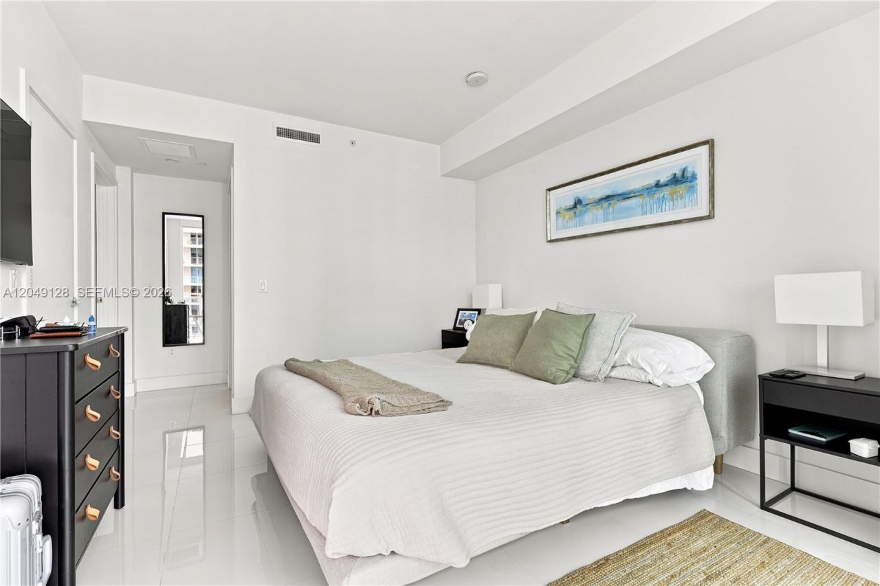 1080 Brickell Ave , Unit 2609, Miami, FL 33131 Photo