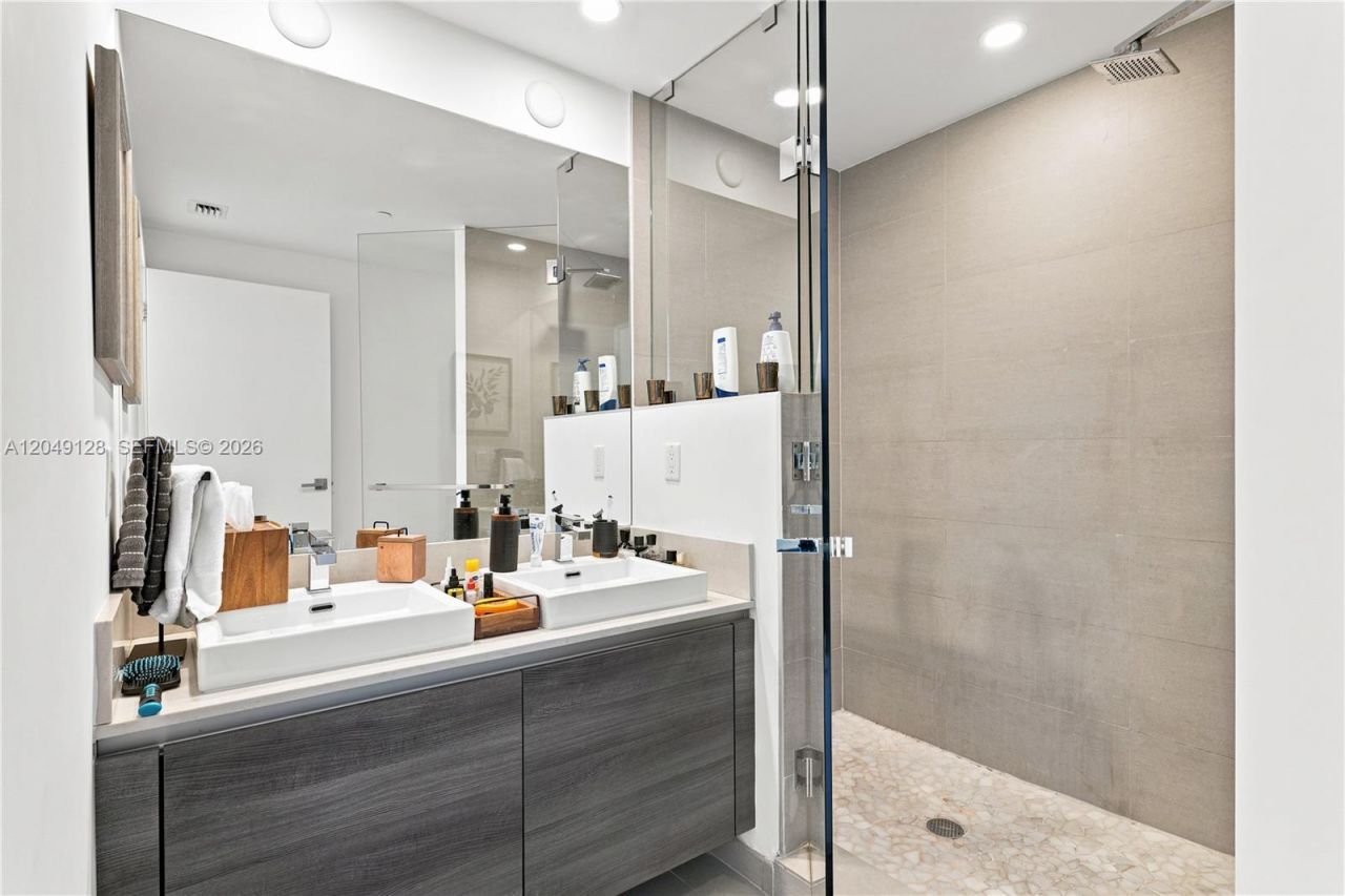 1080 Brickell Ave , Unit 2609, Miami, FL 33131 Photo