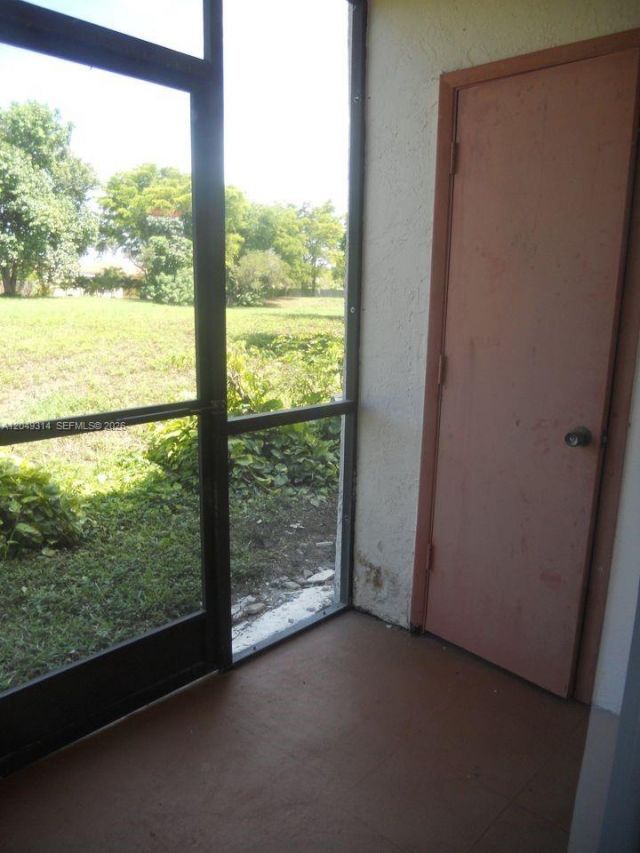 861 NE 207th Ln , Unit 104-14, Miami, FL 33179 Photo