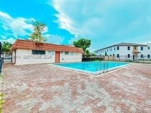 861 NE 207th Ln , Unit 104-14, Miami, FL 33179 Photo