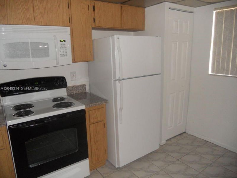 861 NE 207th Ln , Unit 104-14, Miami, FL 33179 Photo