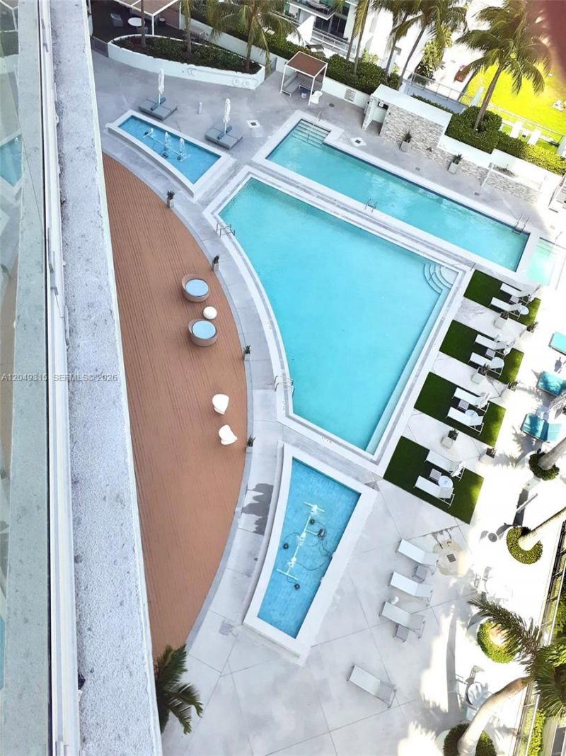 90 SW 3rd St , Unit 1914, Miami, FL 33130 Photo