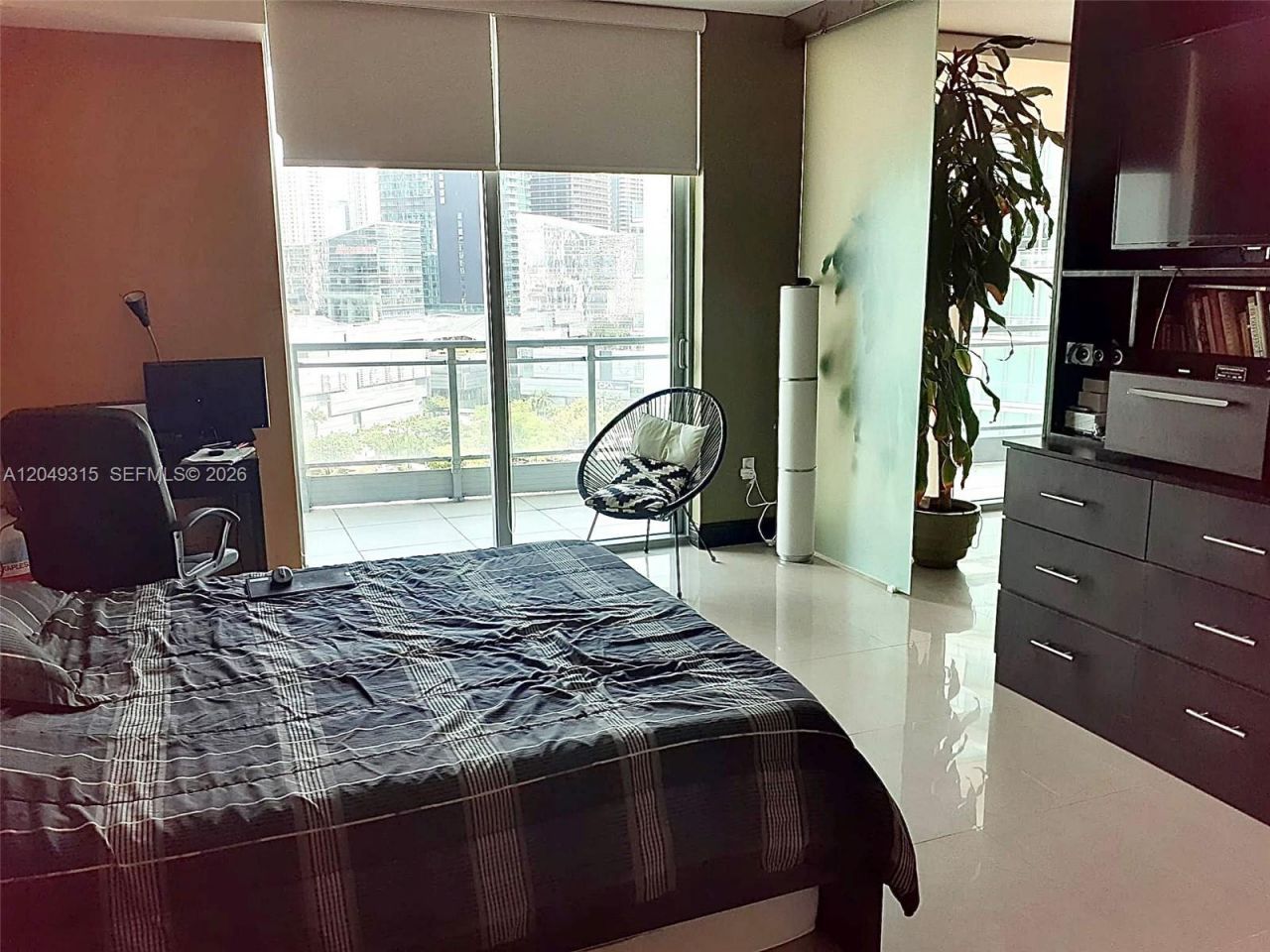 90 SW 3rd St , Unit 1914, Miami, FL 33130 Photo