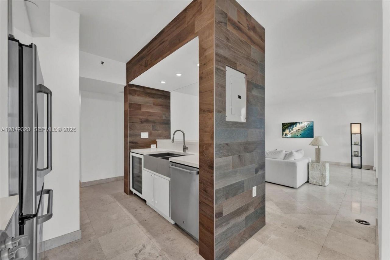 4201 Collins Ave , Unit 2301, Miami Beach, FL 33140 Photo