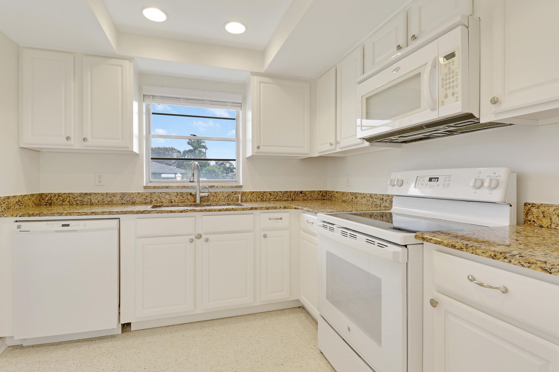 1600 Venus Avenue, Jupiter, FL 33469 Photo