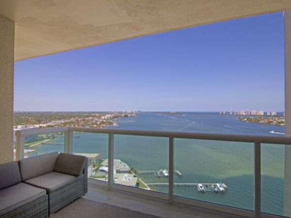 2650 Lake Shore Drive, Unit 2203, West Palm Beach, FL 33404