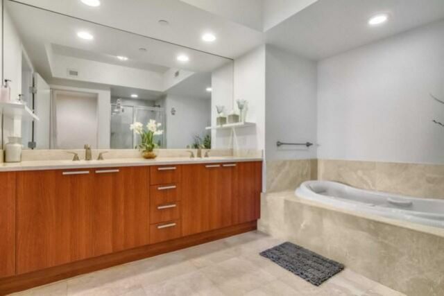 2650 Lake Shore Drive, Unit 2203, West Palm Beach, FL 33404 Photo